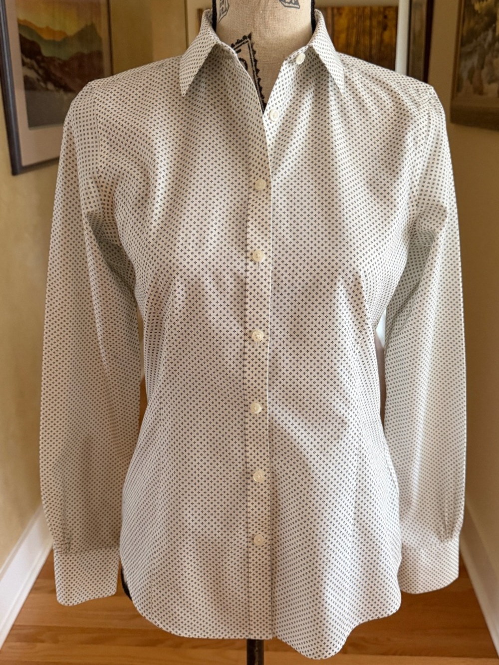 Brooks Brothers 346 Tailored Fit Blouse Shirt Size 2 White w/ Black Print